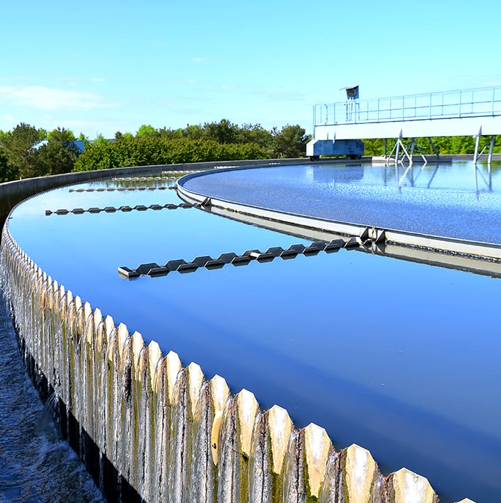 Water treatment clarifier